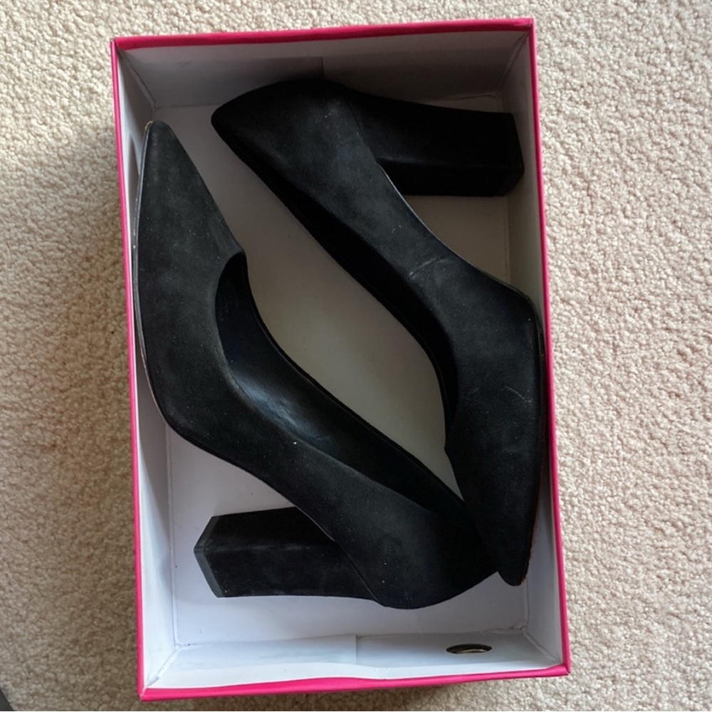 Vince Camuto Black Suede Pumps Size 8 Block Heel - Picture 4 of 5